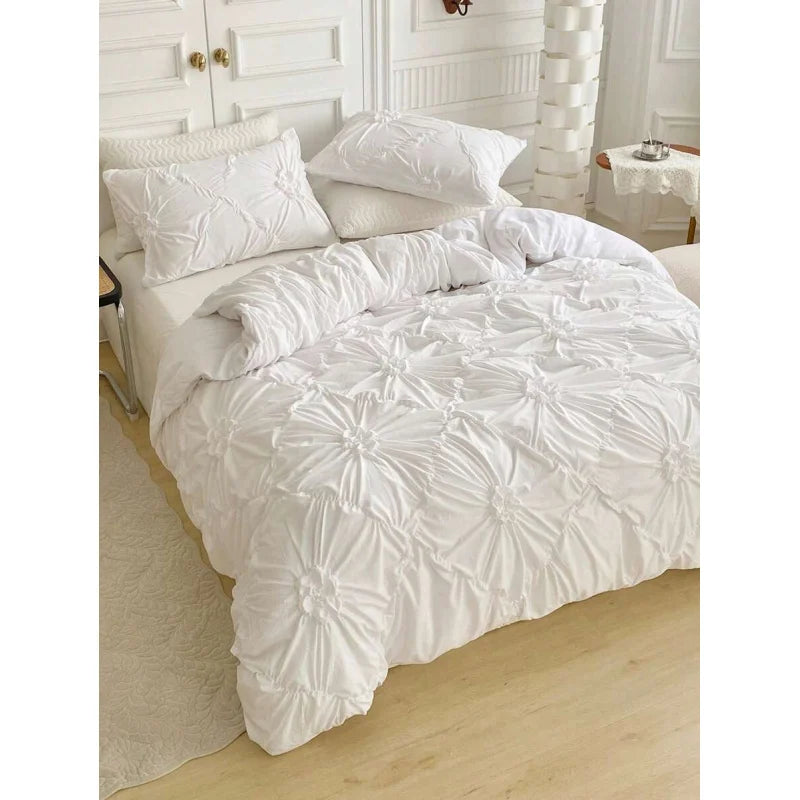 Simple Fashionable Embroidered Polyester Duvet Cover Set